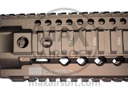 Kopi&scaron;ček M4 DD 12&Prime; Omega X Rail Mad Bull