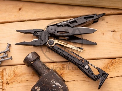 Multi-Tool Leatherman MUT Molle Black (833093)