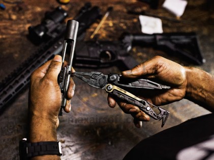 Multi-Tool Leatherman MUT Molle Black (833093)